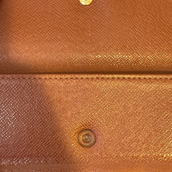 Louis Vuitton Monogram Sarah Wallet - Picture 11 of 12
